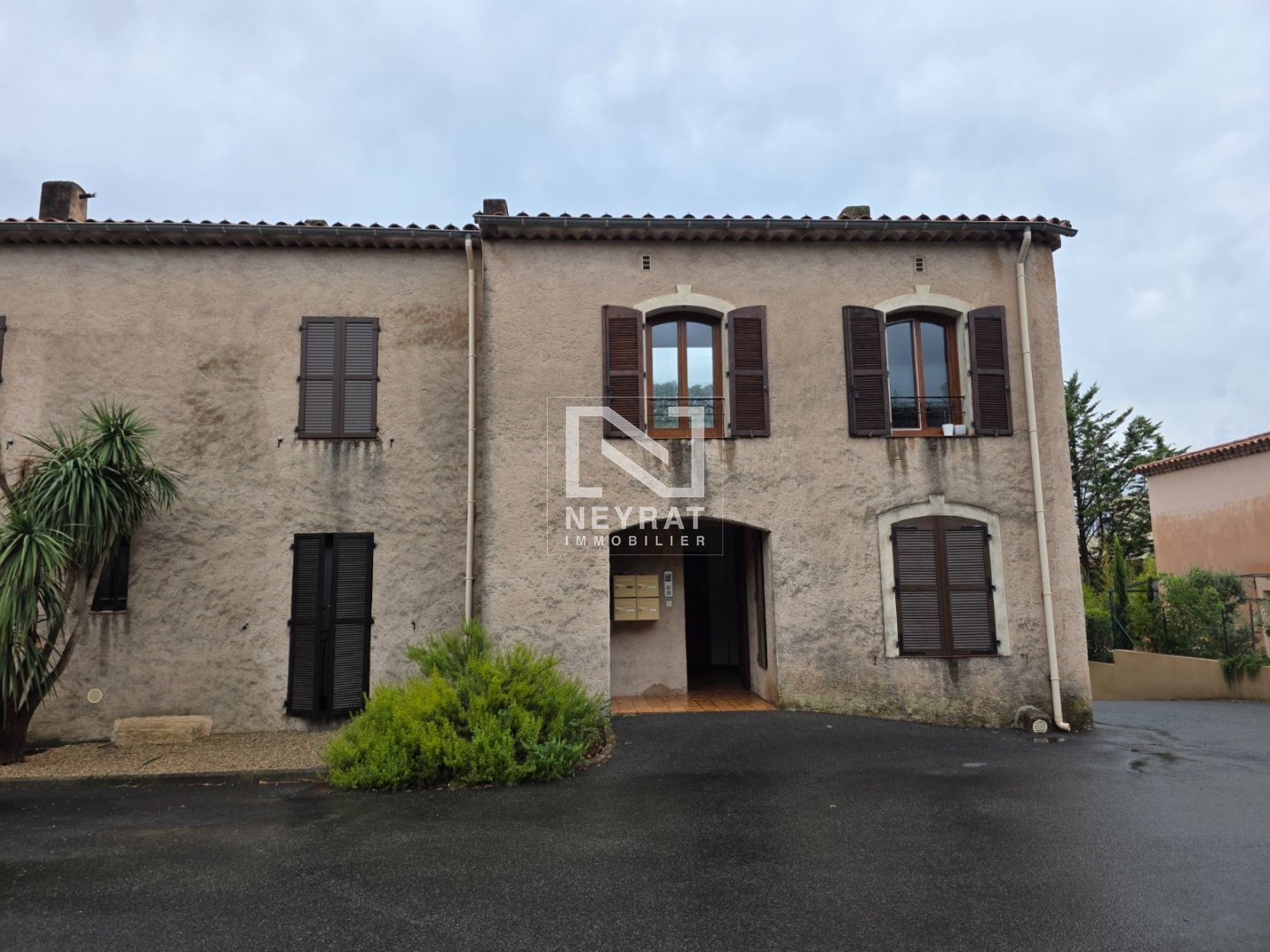 DRAGUIGNAN LOCATION 2P + MEZZANINE
