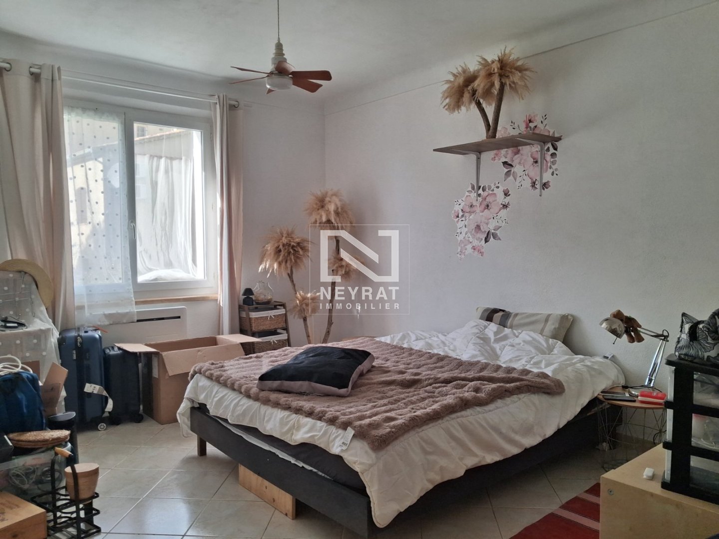 APPARTEMENT T3 AVEC JARDIN ET GARAGE A LOUER - FAYENCE - 82.56 m2 - 1 185 &euro; charges comprises par mois