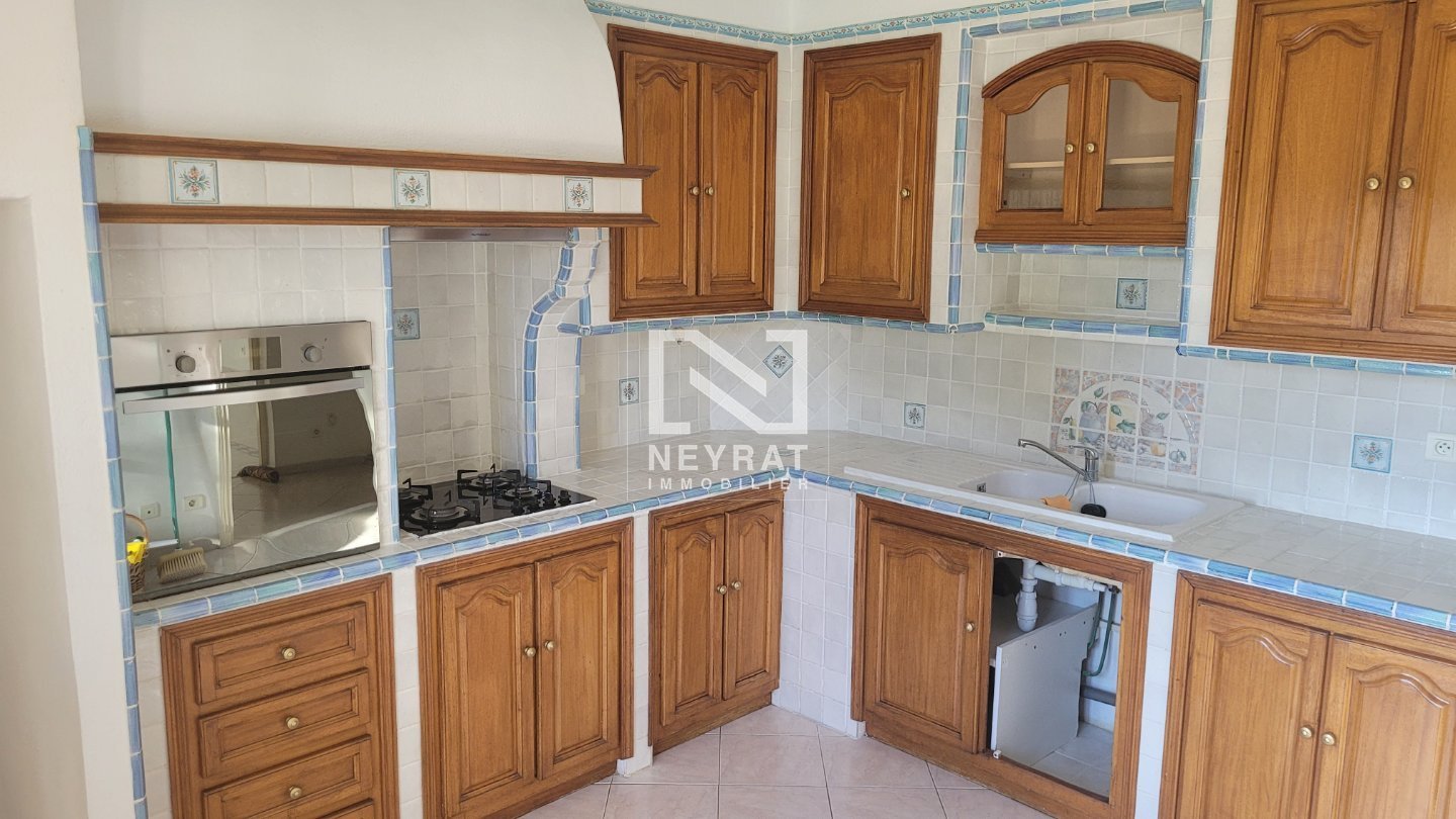 Trois pi�ces + terrasse + garage