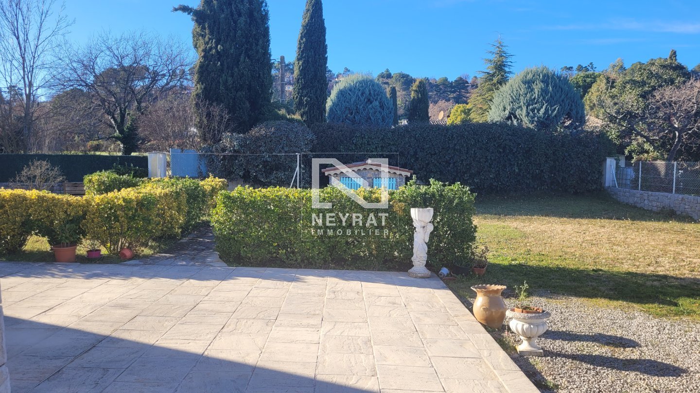 Trois pi�ces + terrasse + garage