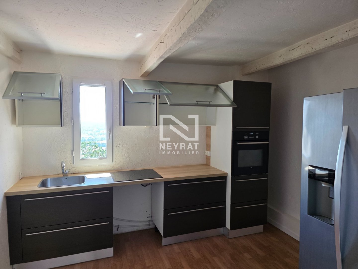 FAYENCE 3 PIECES 2EME ETAGE.