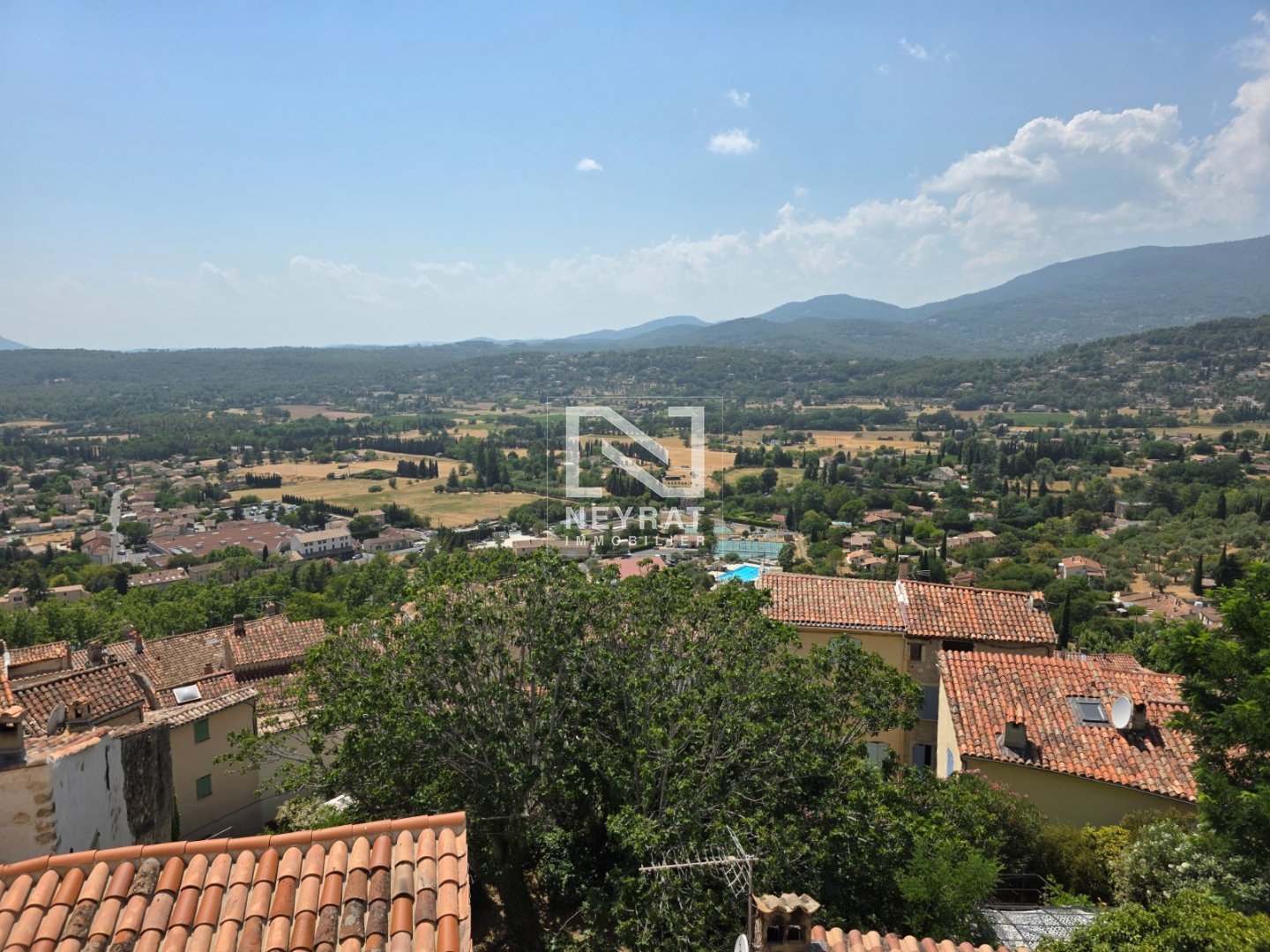 FAYENCE 3 PIECES 2EME ETAGE.