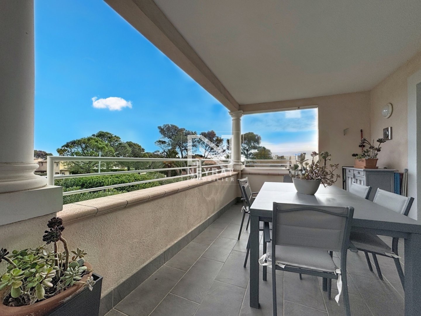 APPARTEMENT T3 A VENDRE - BOULOURIS - 74 m2 - 470000€