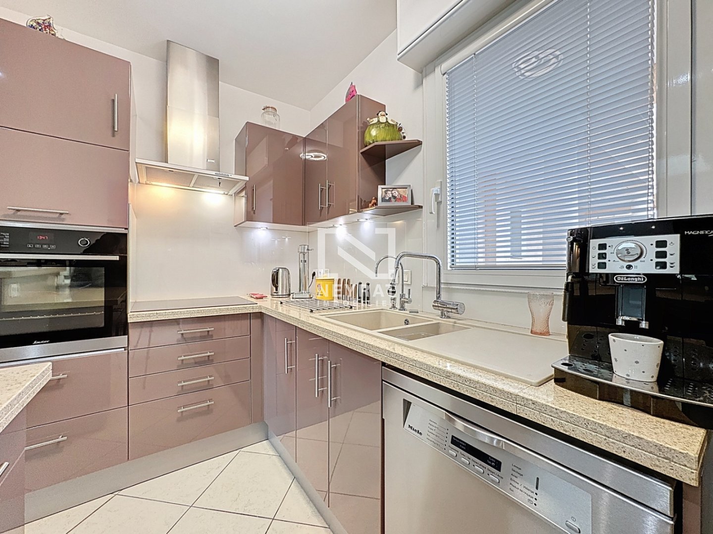 APPARTEMENT T3 A VENDRE - BOULOURIS - 74 m2 - 470000€