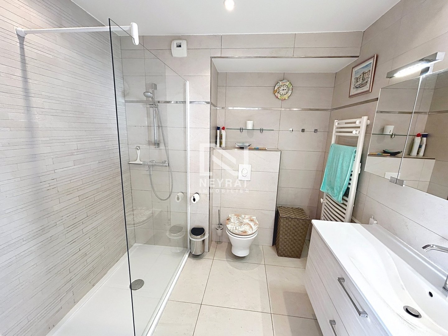 APPARTEMENT DERNIER ETAGE
