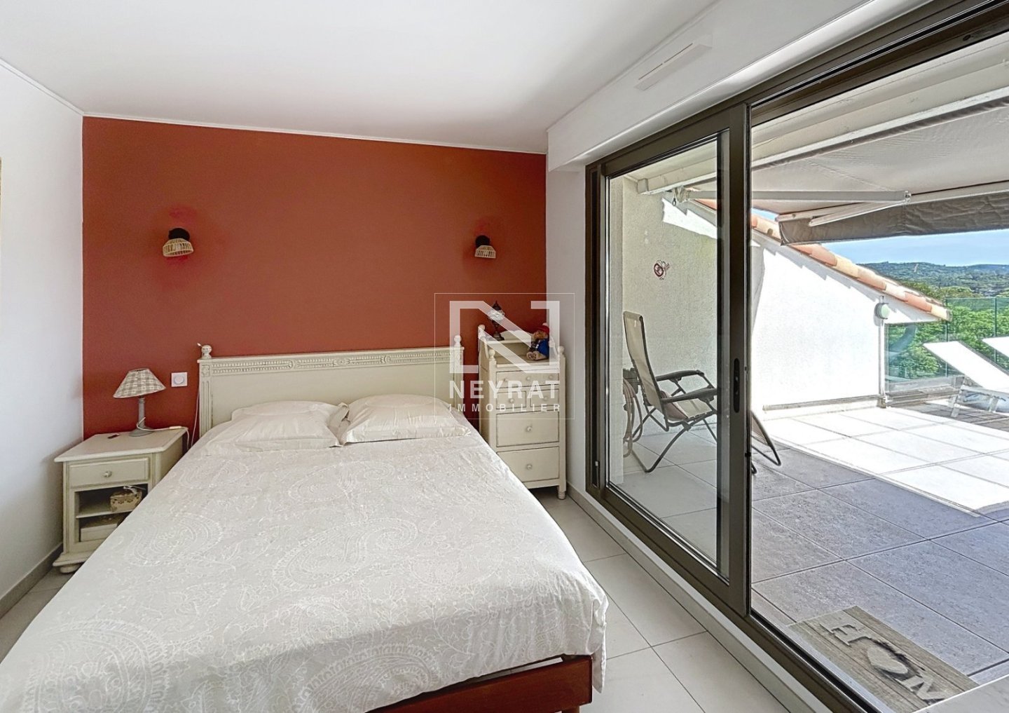 APPARTEMENT DERNIER ETAGE
