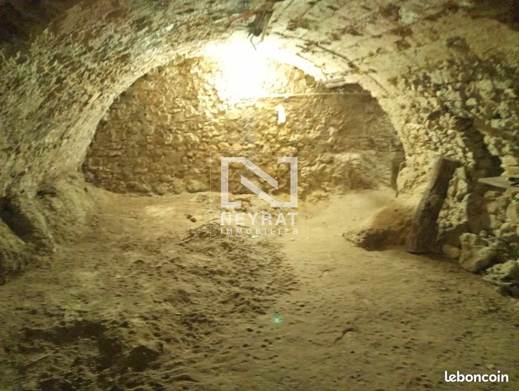 APPARTEMENT 3 PIECES CENTRE HISTORIQUE CALLIAN - CALLIAN CENTRE VILLAGE - 89 m2 - 249800€