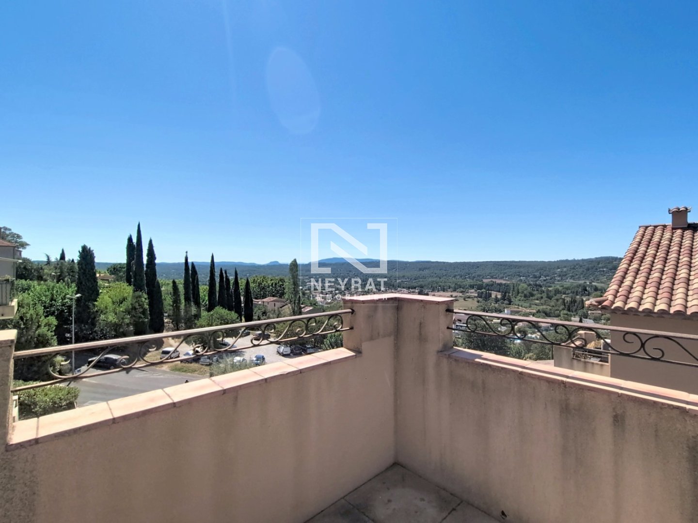 FAYENCE APPARTEMENT 3 PIECES TERRASSE CAVE