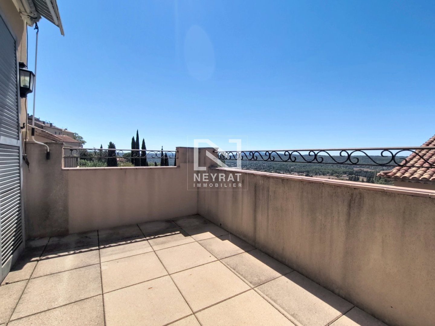FAYENCE APPARTEMENT 3 PIECES TERRASSE CAVE