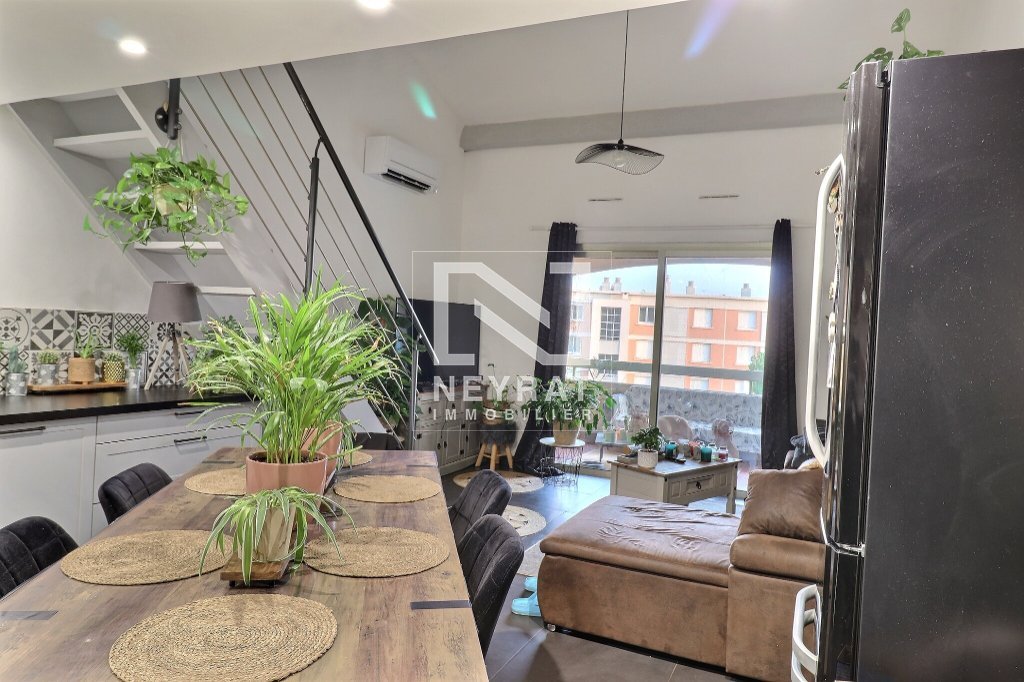 APPARTEMENT T3 - FREJUS - 72.04 m2 - 327000€