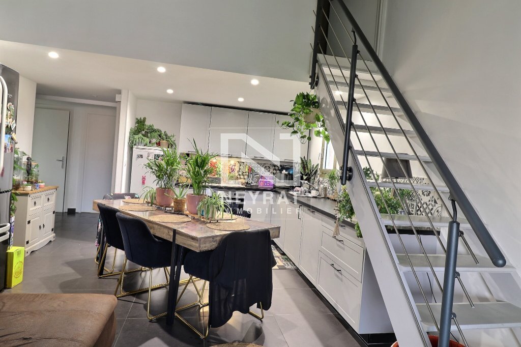 APPARTEMENT T3 - FREJUS - 72.04 m2 - 327000€