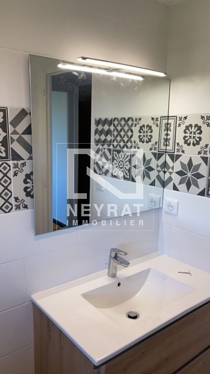 APPARTEMENT T3 - FREJUS - 72.04 m2 - 327000€