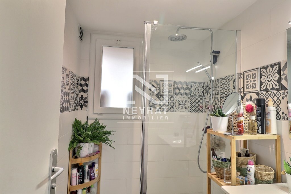 APPARTEMENT T3 - FREJUS - 72.04 m2 - 327000€