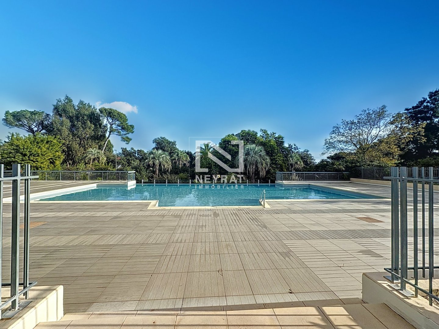 APPARTEMENT T3 A VENDRE - FREJUS - 73.92 m2 - 516000€