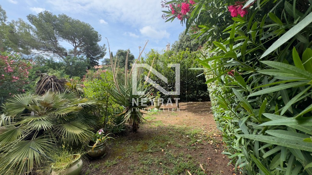 APPARTEMENT T3 - FREJUS - 73.92 m2 - 499 000 €