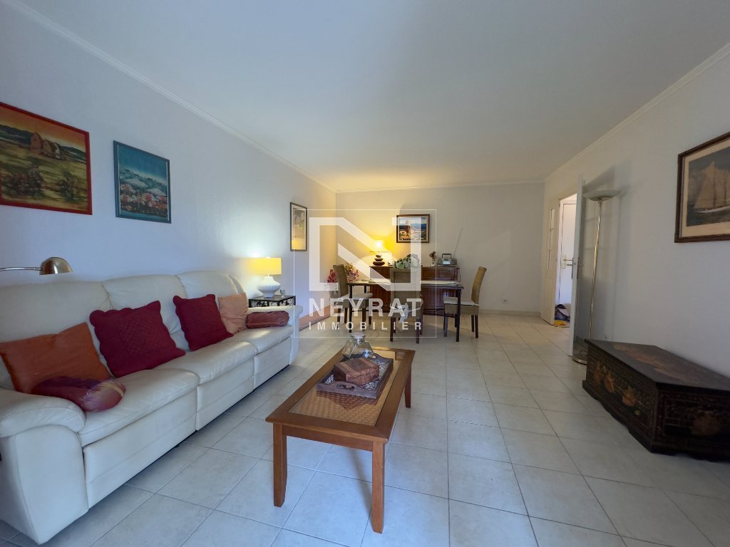 APPARTEMENT T3 - FREJUS - 73.92 m2 - 499 000 €