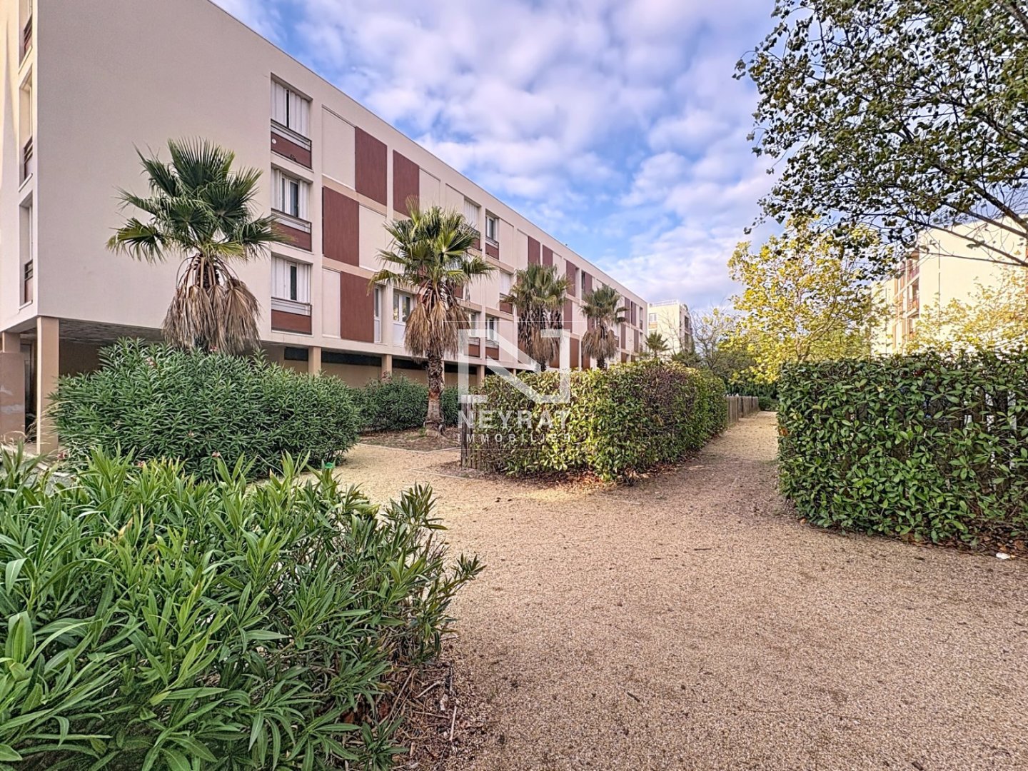 APPARTEMENT T3 A VENDRE - FREJUS - 57.5 m2 - 140000€