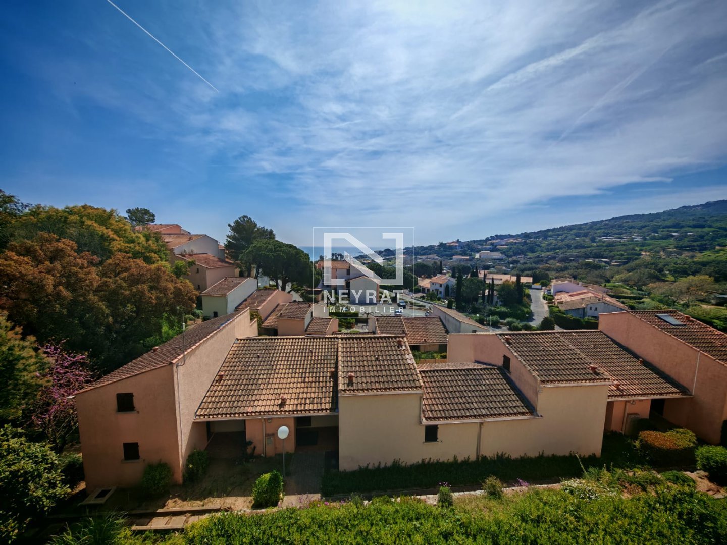 appartement A VENDRE - LES ISSAMBRES la gaillarde - 40 m2 - 270000€