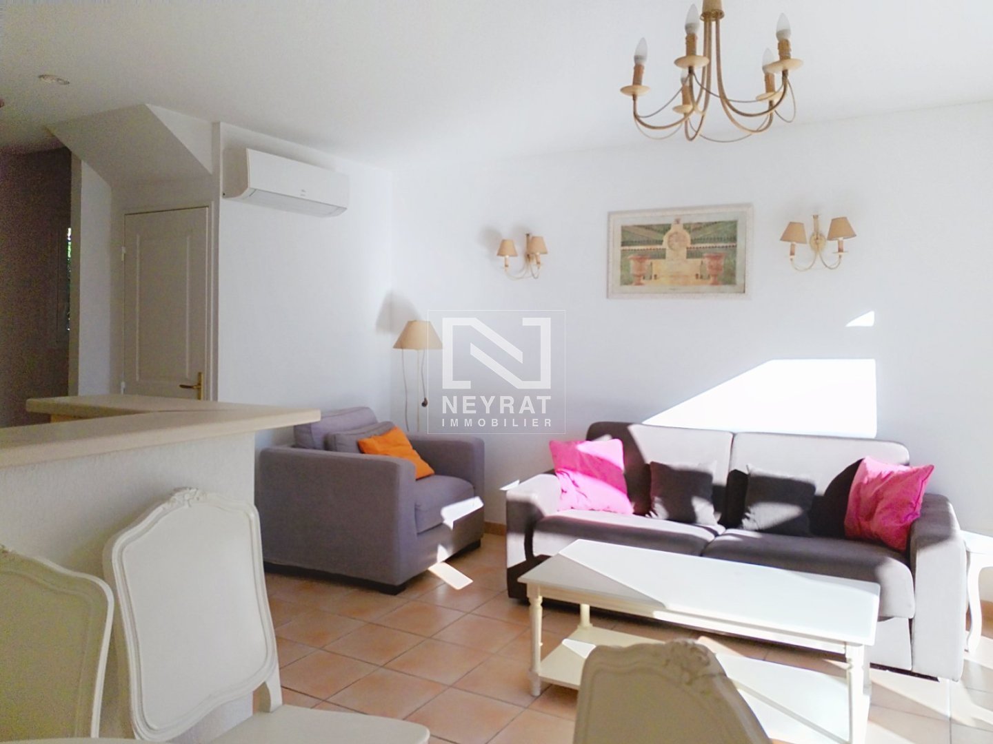 MONTAUROUX - DUPLEX AVEC JARDIN D environ 100M