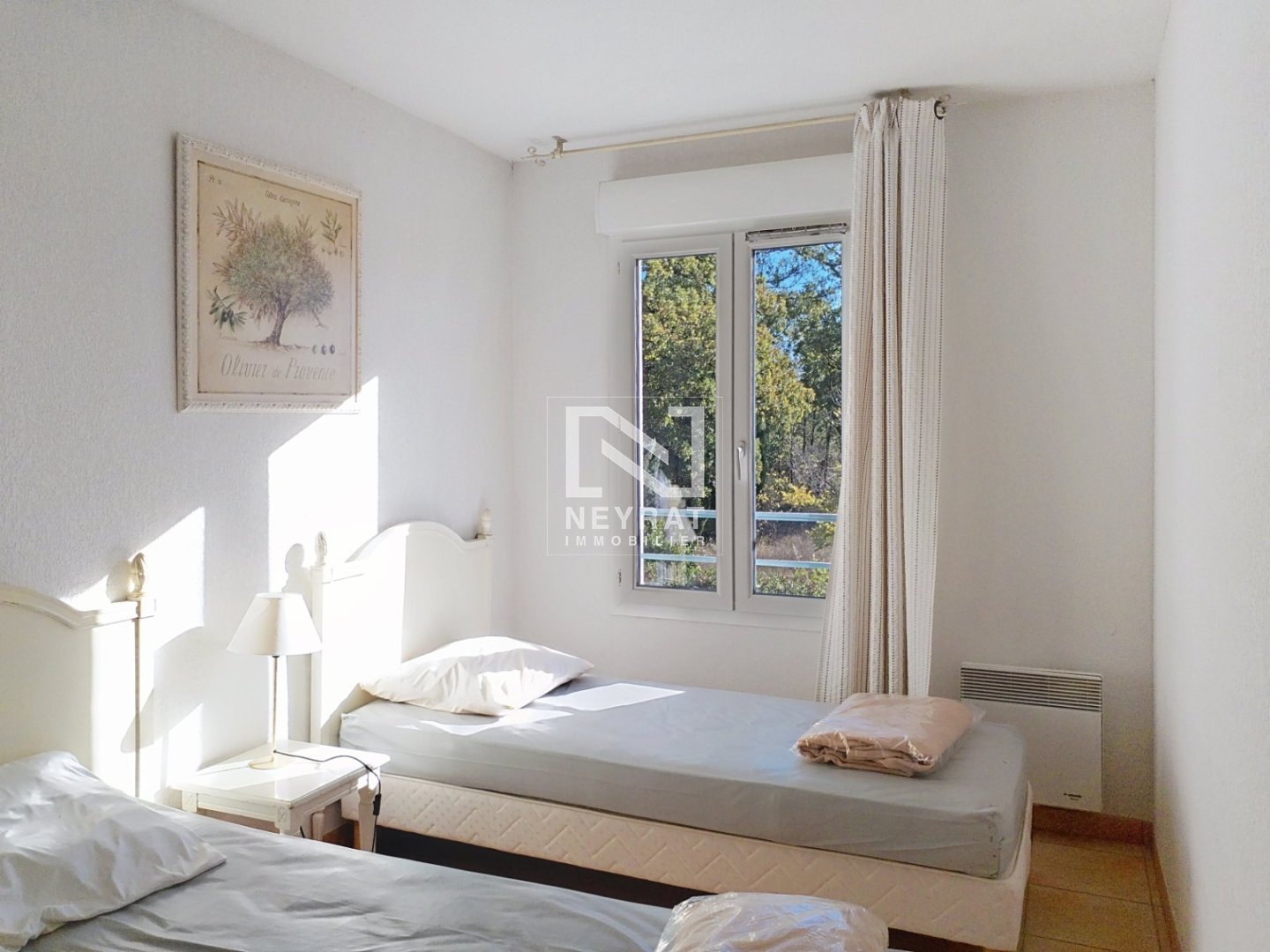 MONTAUROUX - DUPLEX AVEC JARDIN D environ 100M