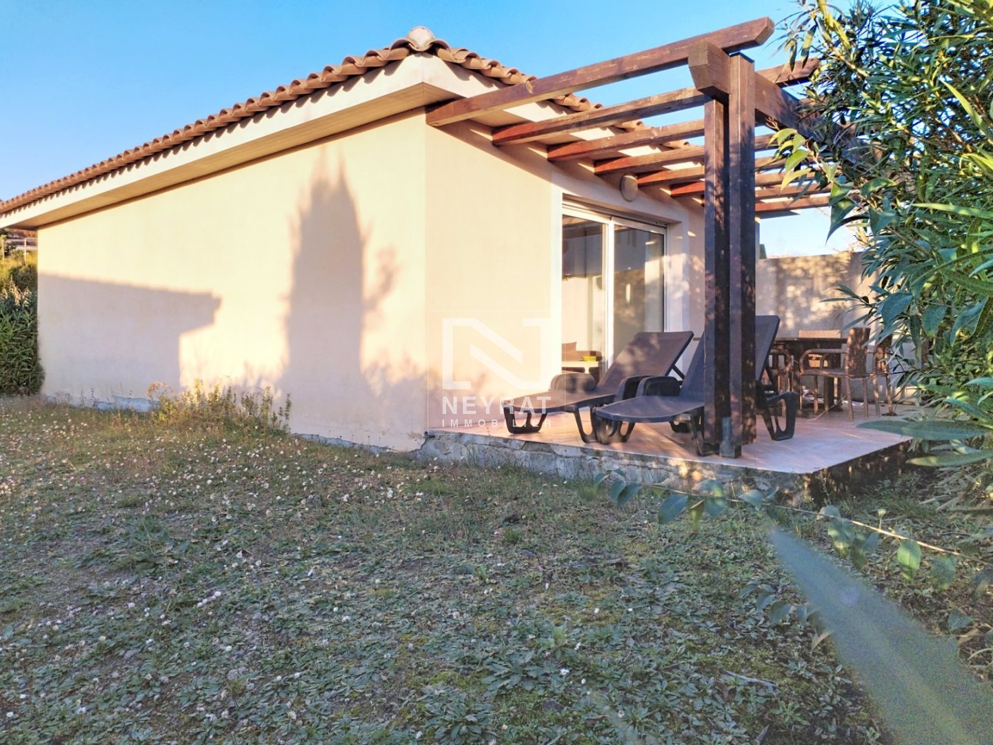 MONTAUROUX - APPARTEMENT PLAIN PIED 50m� AVEC JARDIN