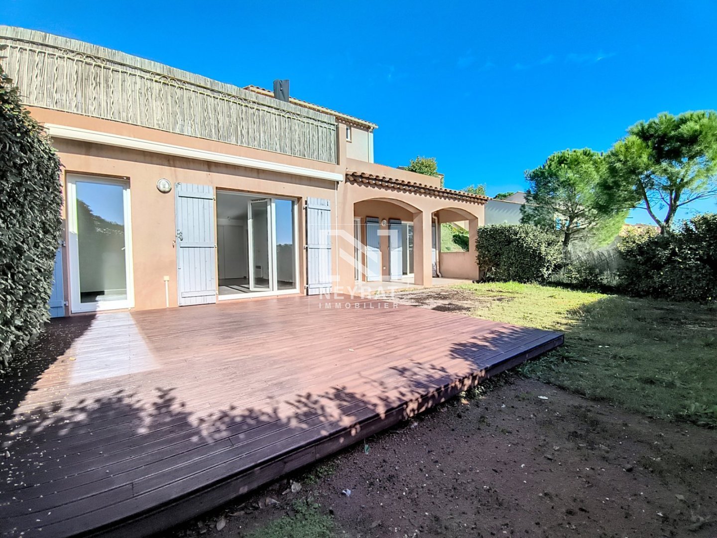 Un appartement type 3 en RDJ - ROQUEBRUNE SUR ARGENS Sainte Candie - 78.19 m2 - 320 000 €