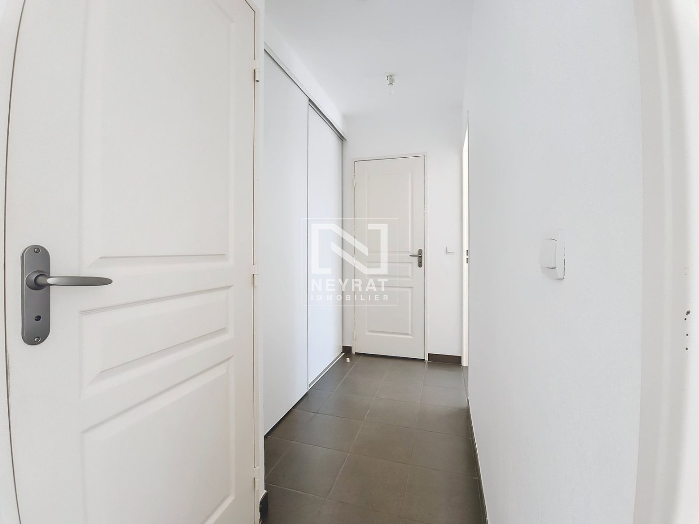 Un appartement type 3 en RDJ - ROQUEBRUNE SUR ARGENS Sainte Candie - 78.19 m2 - 320 000 €