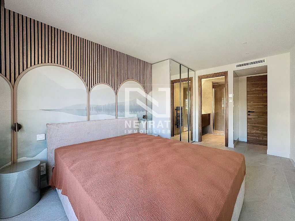 SAINT RAPHAEL TRIANGLE D OR