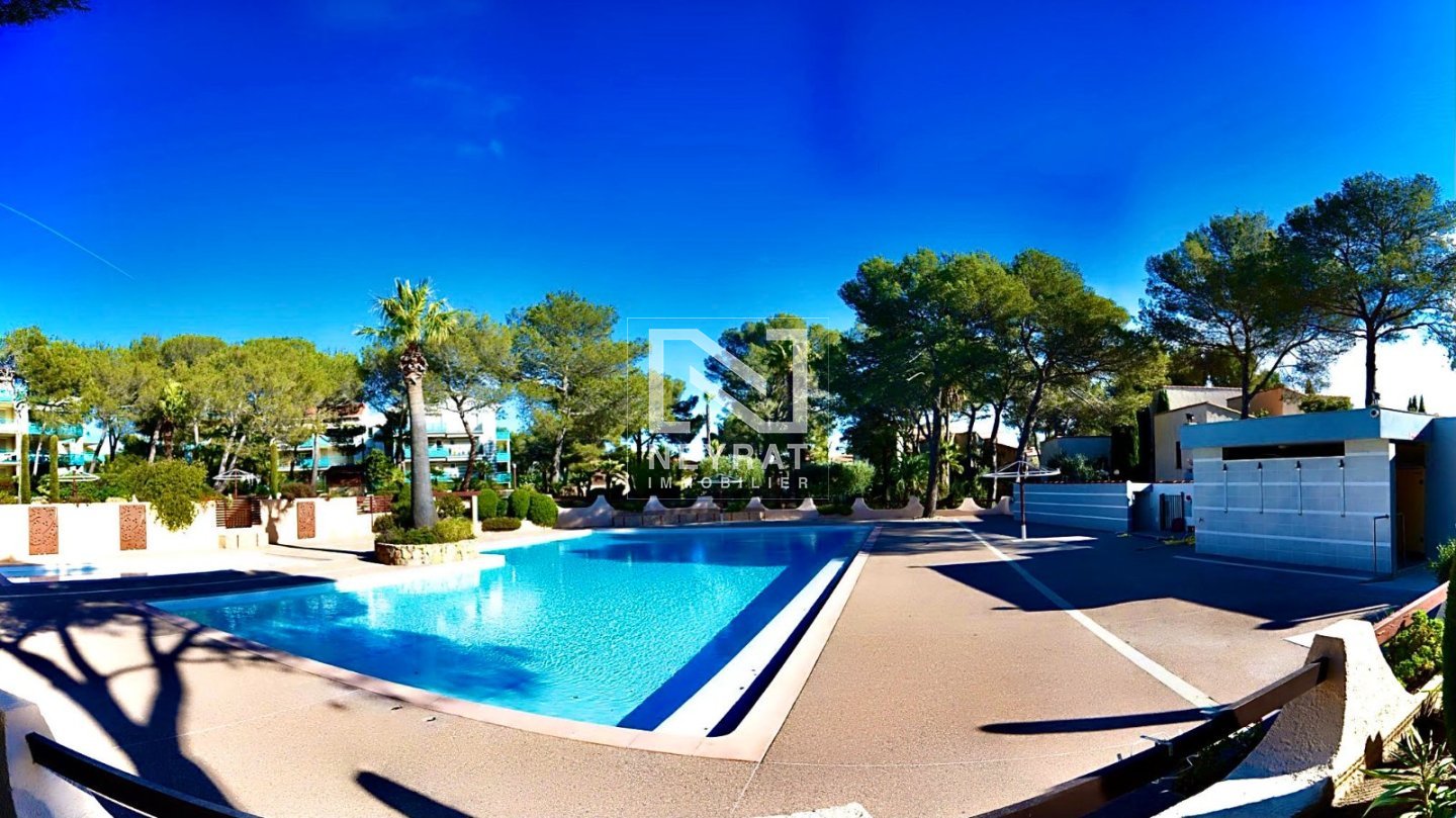APPARTEMENT T3 - ST RAPHAEL - 74.62 m2 - 489000€