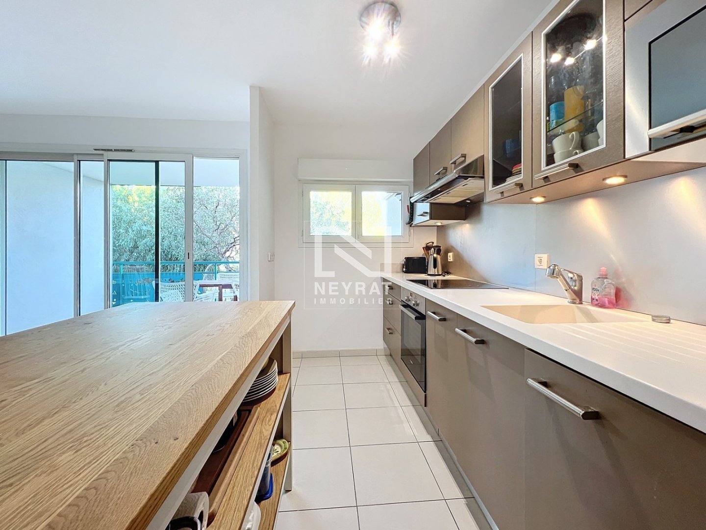APPARTEMENT T3 - ST RAPHAEL - 74.62 m2 - 489000€