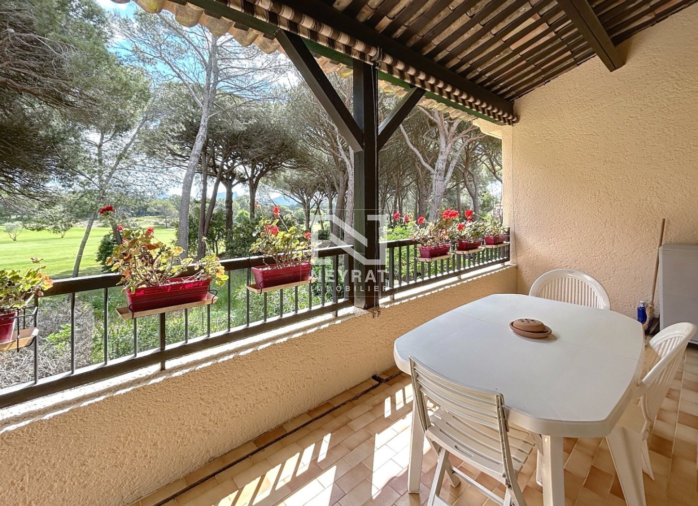 APPARTEMENT AU COEUR DES GOLFS