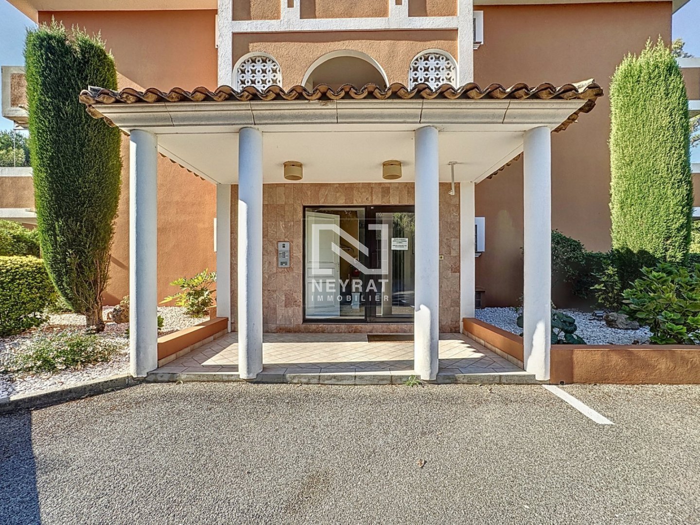 APPARTEMENT T3 A VENDRE - ST RAPHAEL - 94 m2 - 710000€