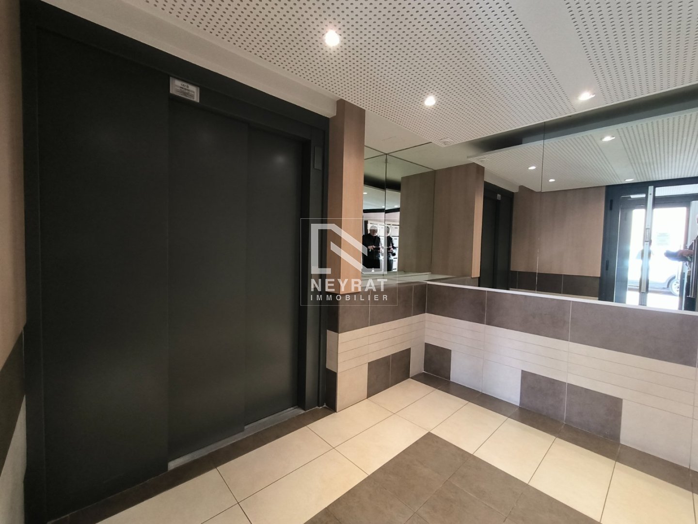 APPARTEMENT T3 A VENDRE - ST RAPHAEL - 77.07 m2 - 319 000 &euro;