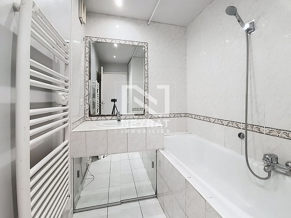 APPARTEMENT T3 A VENDRE - ST RAPHAEL - 77.07 m2 - 319 000 &euro;