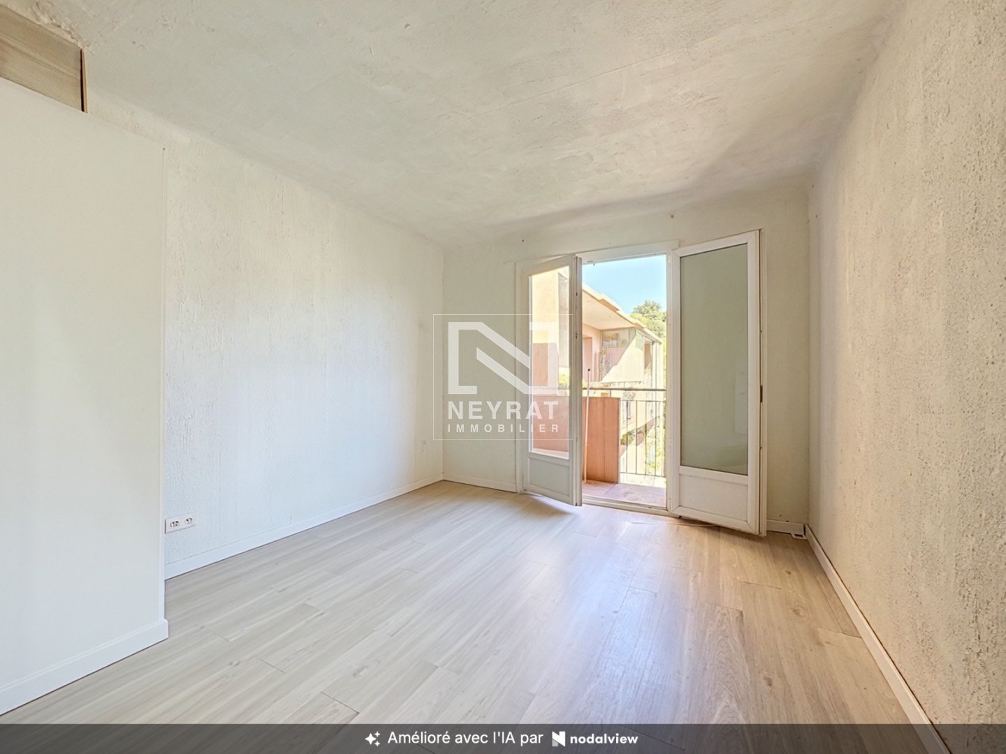 SAINT-RAPHAËL – APPARTEMENT 3 PIECES A VENDRE - ST RAPHAEL - 56.94 m2 - 183 000 &euro;