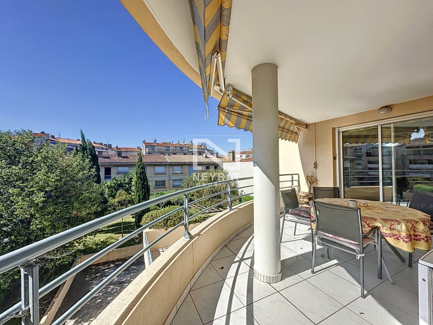 T4 BORD DE MER A VENDRE - FREJUS - 115.63 m2 - 650000€