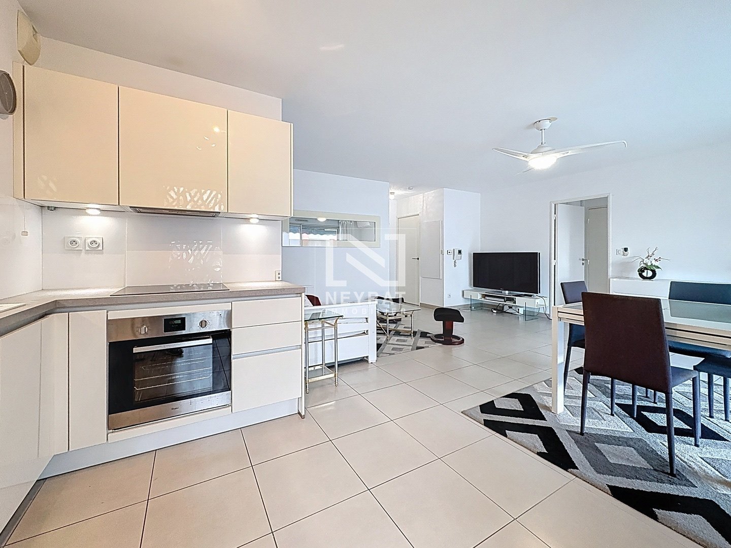 APPARTEMENT T4 + 1 Garage + 1 parking A VENDRE - FREJUS Fr�jus - 81.32 m2 - 529�000�&euro;