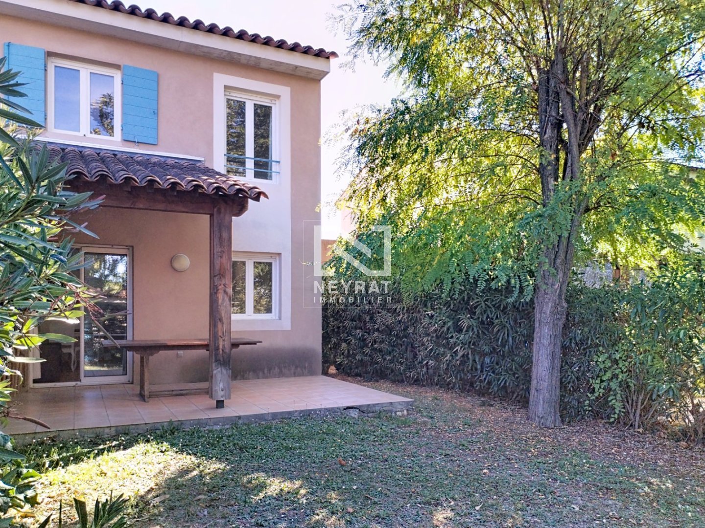 MONTAUROUX - Duplex avec jardin dans une rsidence avec piscine