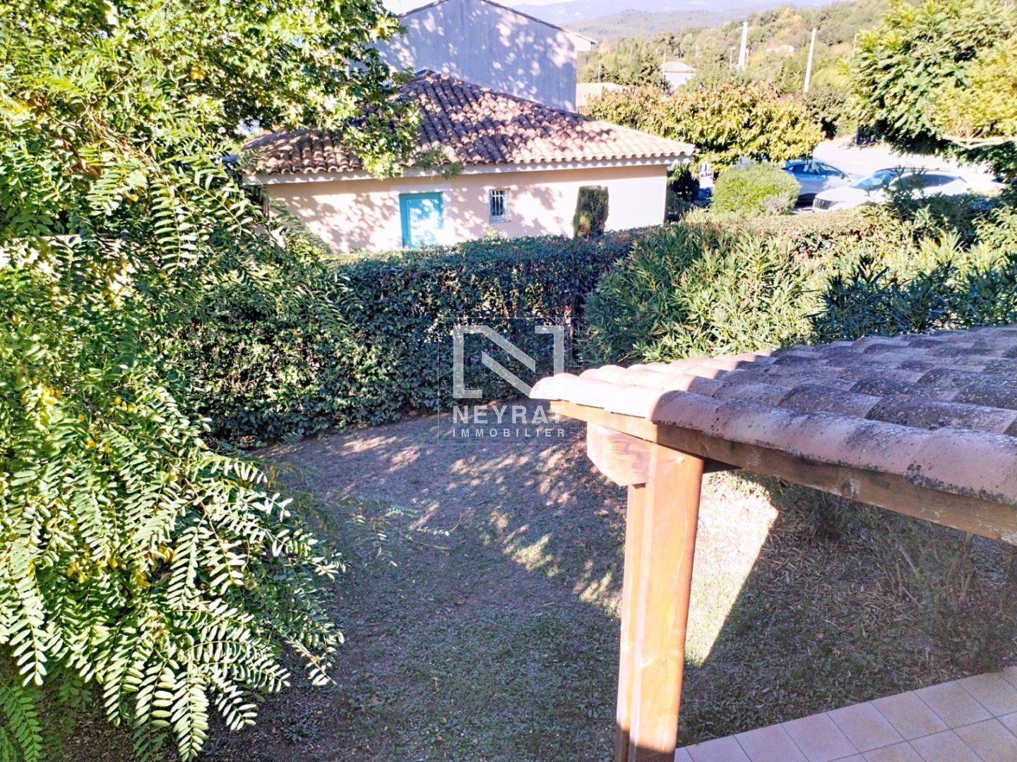 MONTAUROUX - Duplex avec jardin dans une rsidence avec piscine