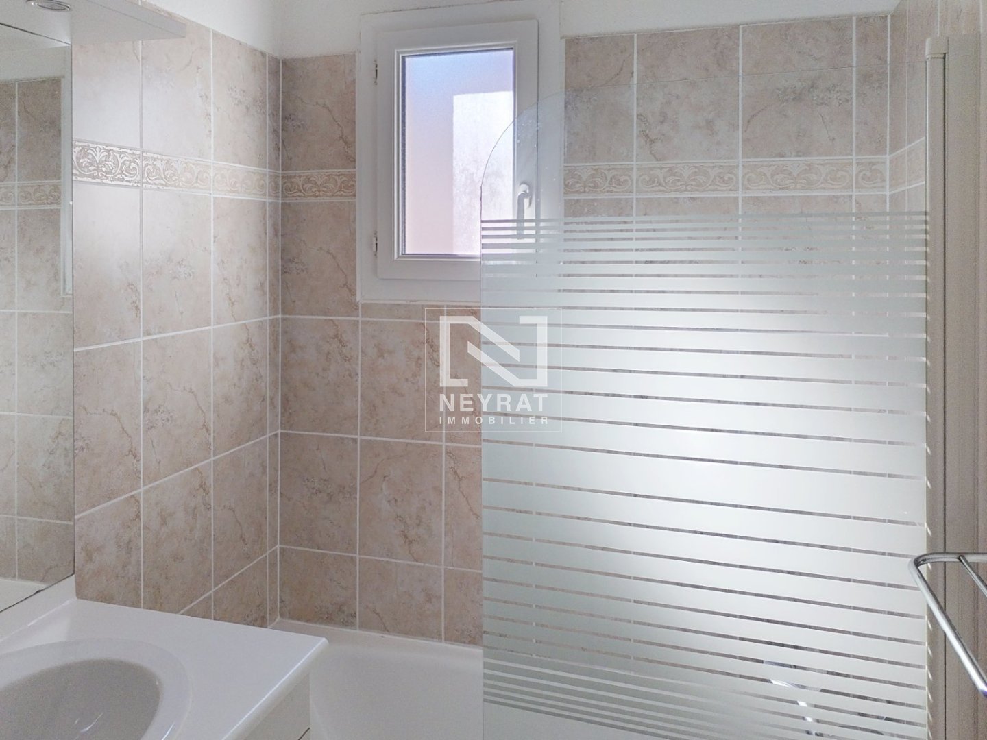 MONTAUROUX - Duplex avec jardin dans une rsidence avec piscine