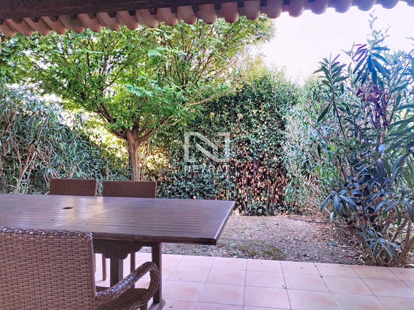 MONTAUROUX - Duplex avec jardin dans une rsidence avec piscine