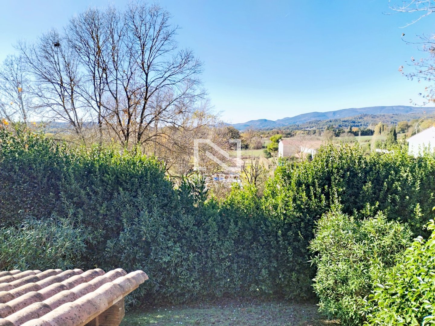 MONTAUROUX - Duplex avec jardin dans une rsidence avec piscine