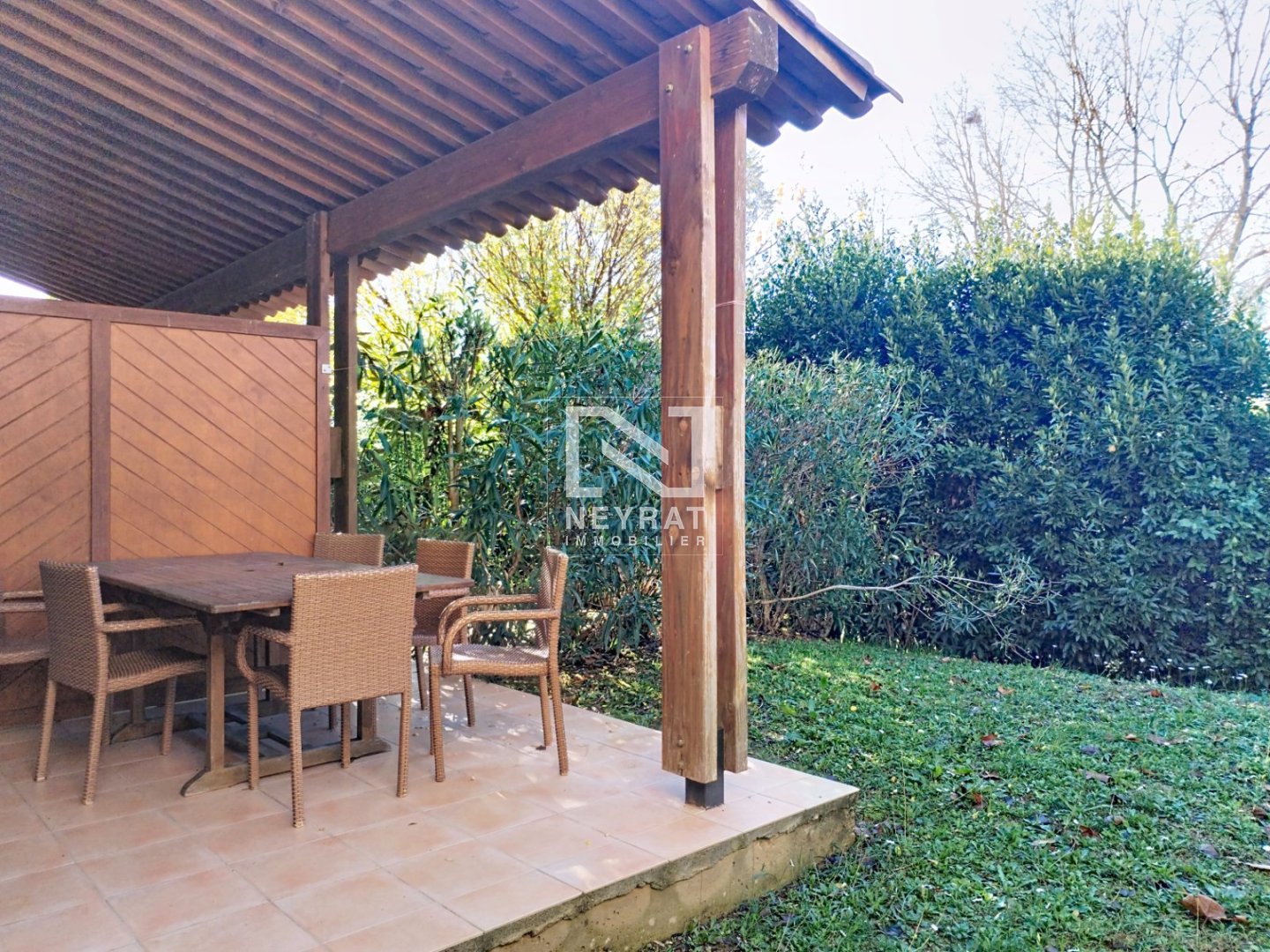 MONTAUROUX - Duplex avec jardin dans une rsidence avec piscine