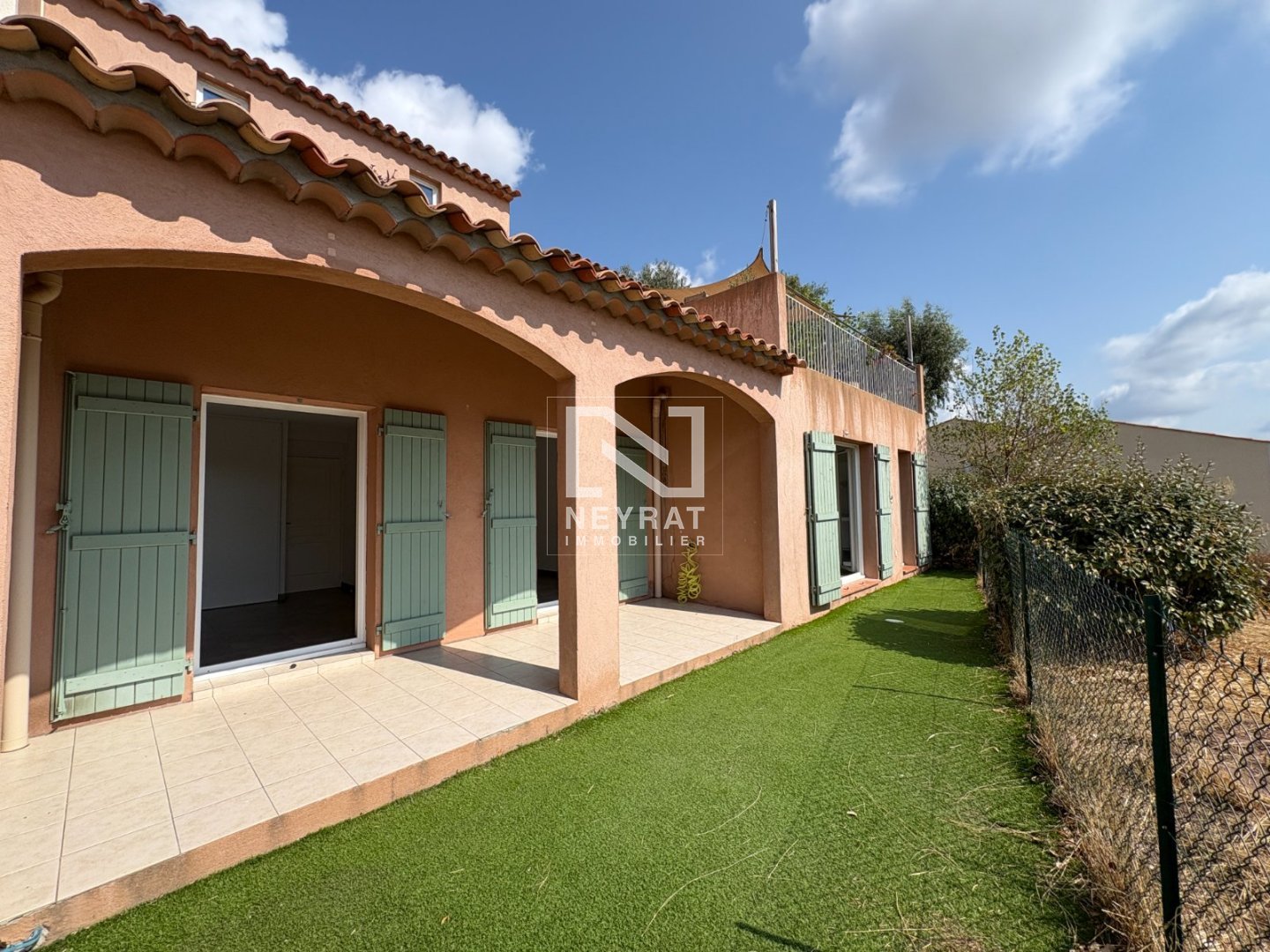 APPARTEMENT T4 A VENDRE - ROQUEBRUNE SUR ARGENS - 77.64 m2 - 340000€