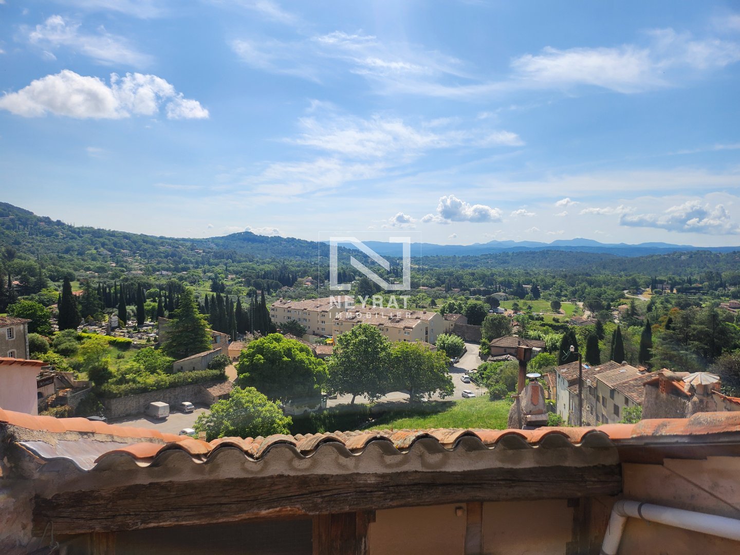 APPARTEMENT  DUPLEX  COEUR DU VILLAGE SEILLANS A VENDRE - SEILLANS COEUR DU VILLAGE - 96 m2 - 150000€