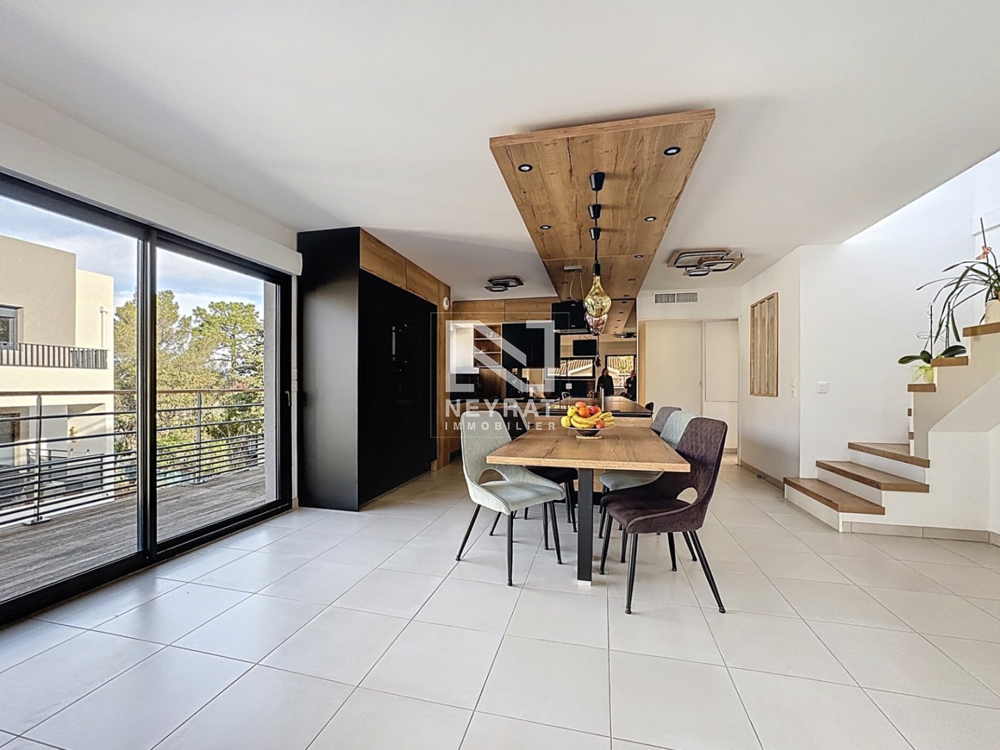 Appartement 4 pi�ces avec 3 garages A VENDRE - ST AYGULF - 111.9 m2 - 995�000�&euro;