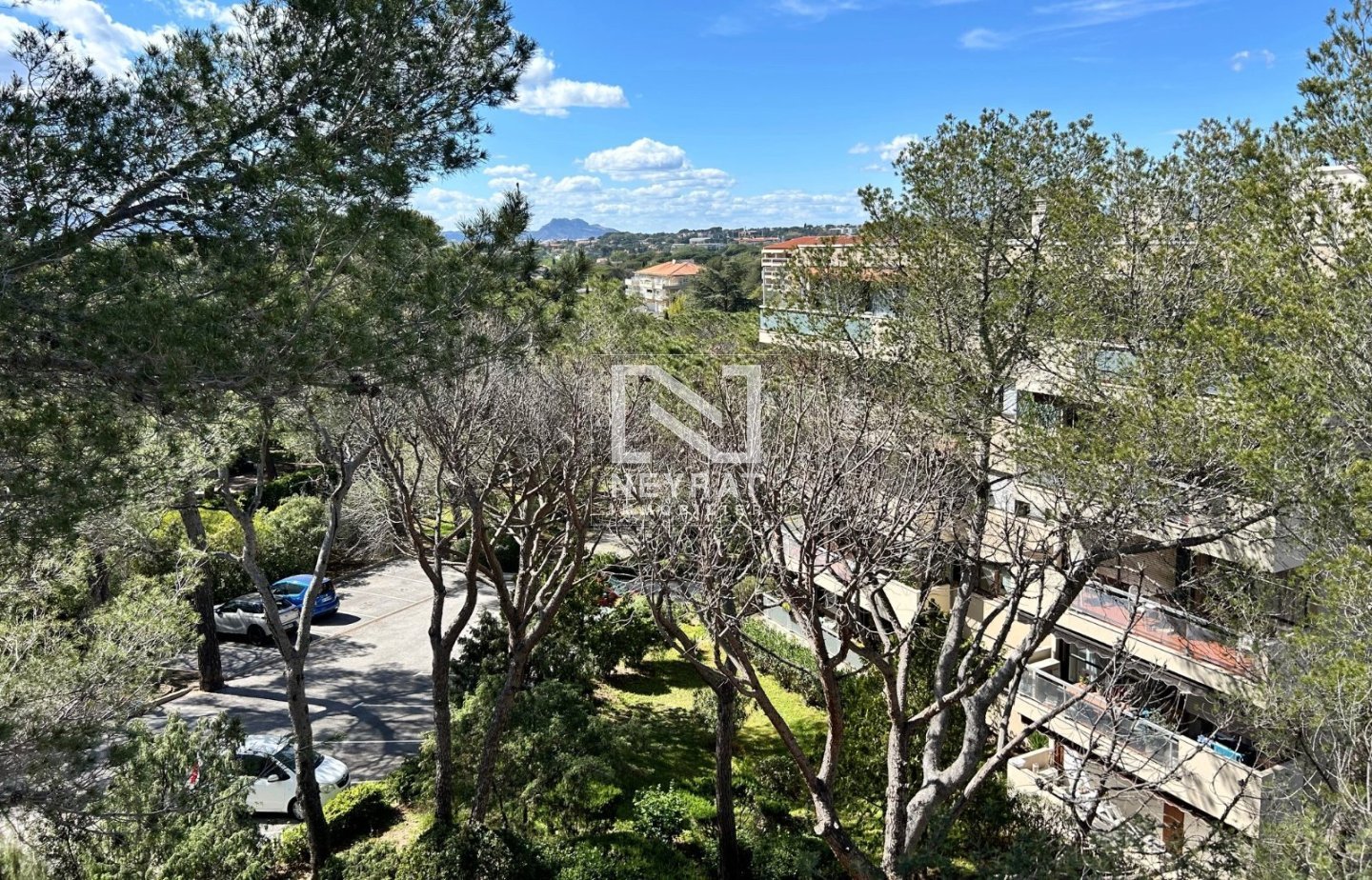 Appartement T4  vendre proche centre ville Saint Raphal