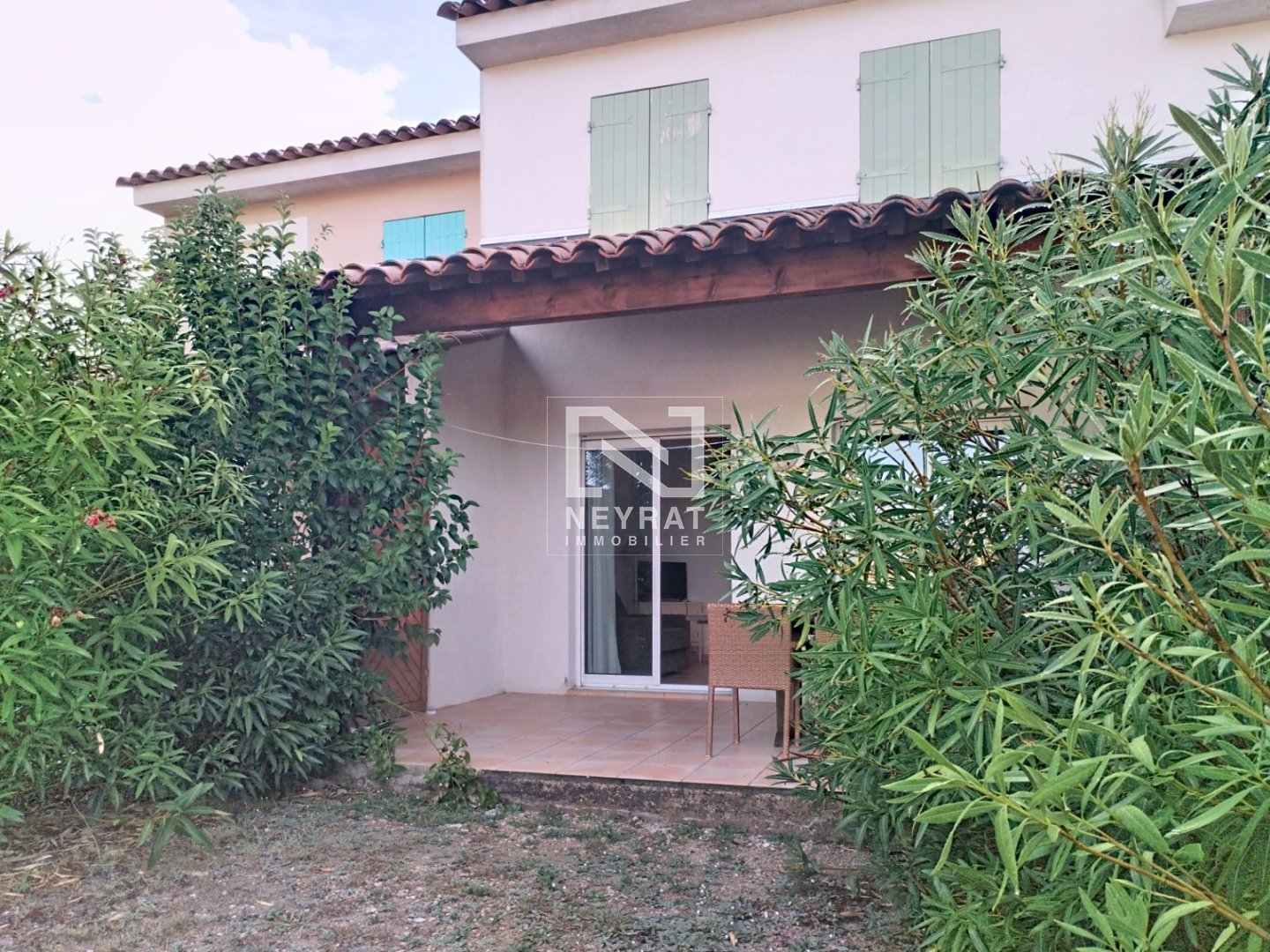 MONTAUROUX - Appartement et  jardin dans une rsidence avec piscine