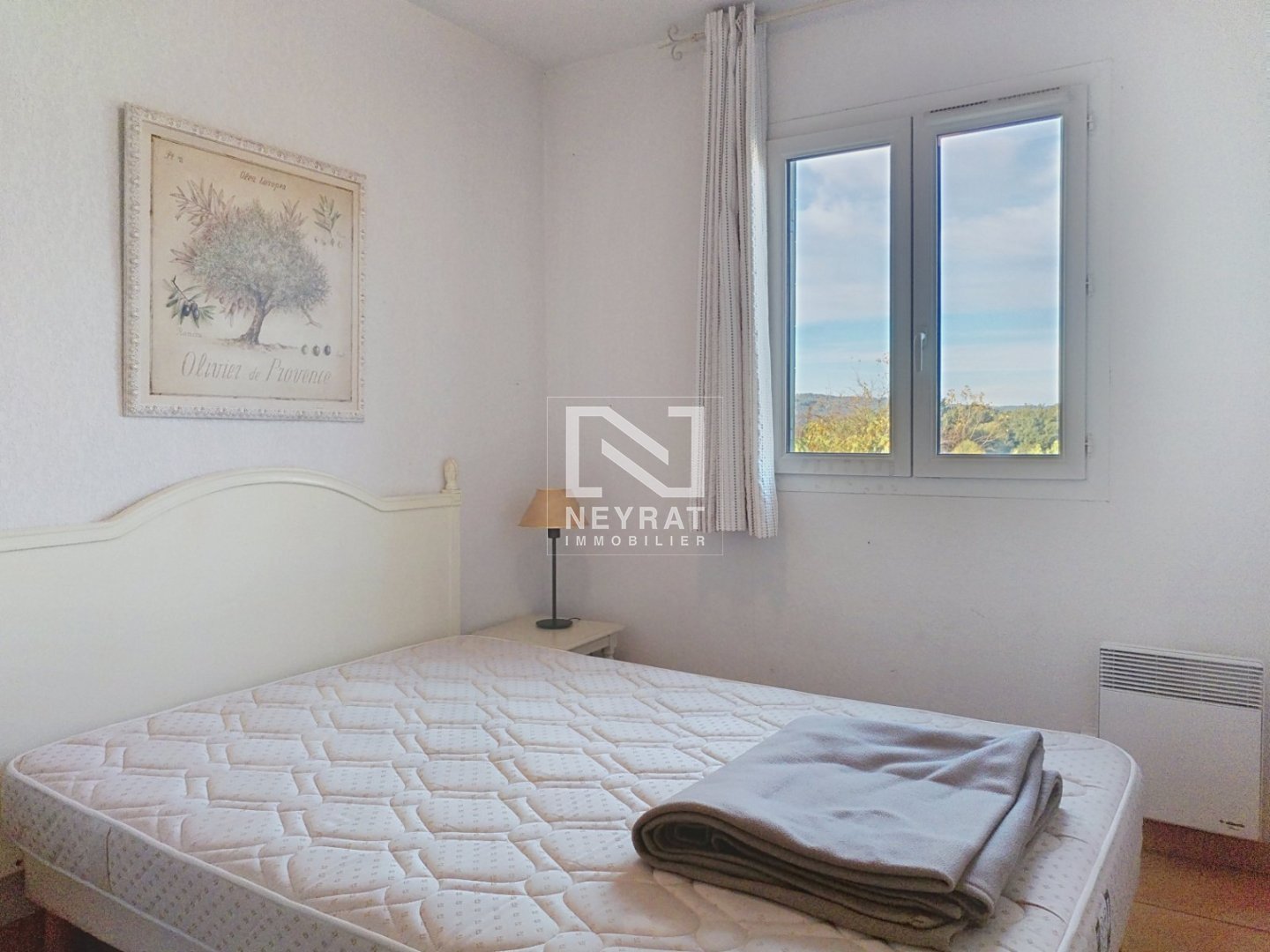 MONTAUROUX - Appartement et  jardin dans une rsidence avec piscine