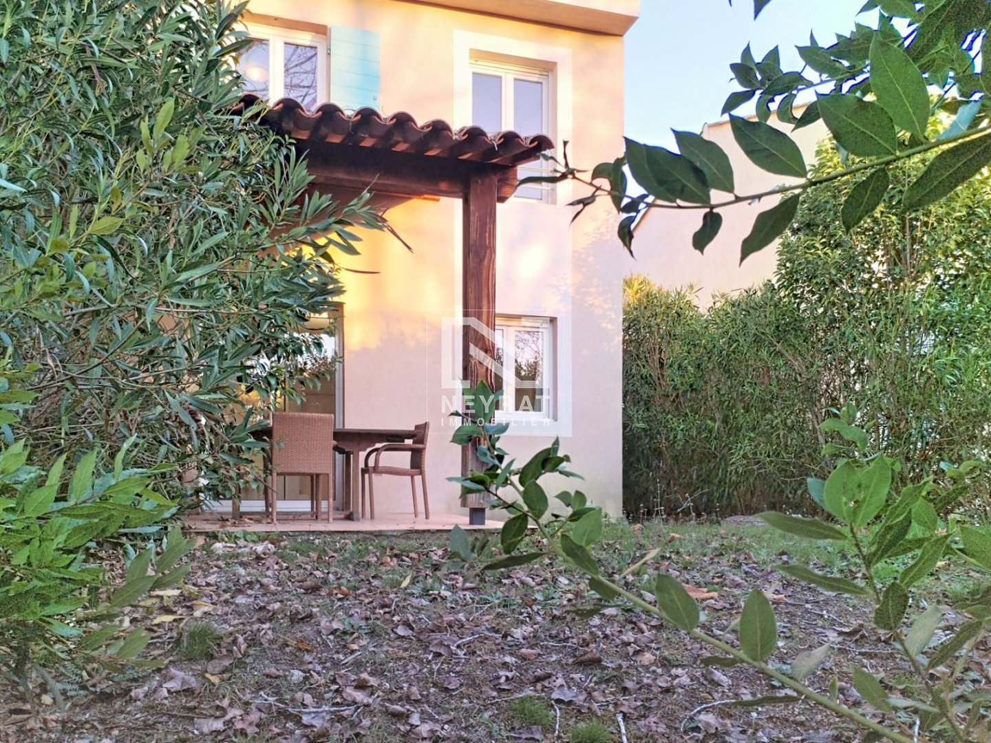 MONTAUROUX - Appartement et  jardin dans une r�sidence avec piscine